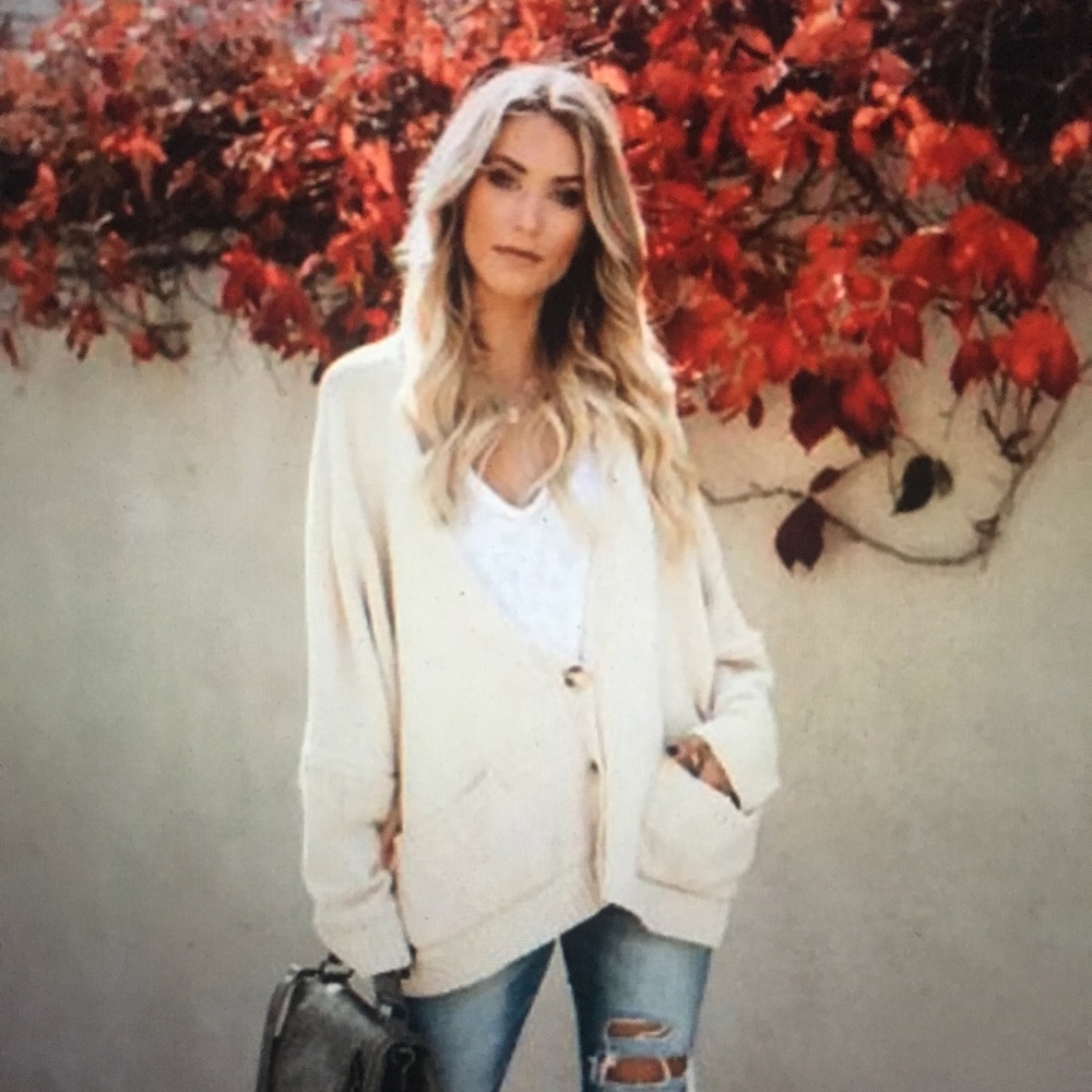 Vici Oversized Cream Sweater